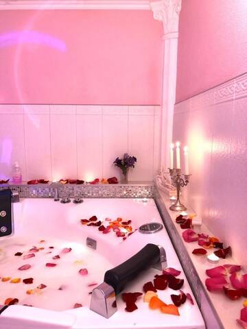 Фото номера Апартаменты-студио Апартаменты Apartment with Jacuzzi Kiev г. Киев 7