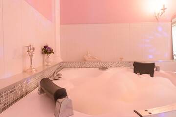 Фото номера Апартаменты-студио Апартаменты Apartment with Jacuzzi Kiev г. Киев 18