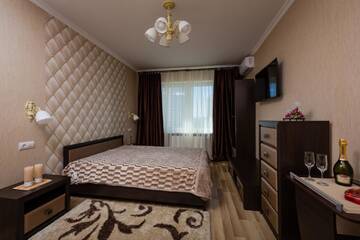 Фото номера Люкс с 1 спальней Апарт-отели naDobu Kiev Apart-Hotel г. Киев 10