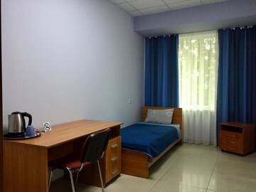 Фото номера Одноместный номер с общим душем и туалетом Отель Westend Hotel Kyiv г. Киев 4