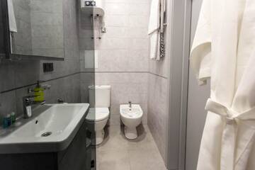 Фото номера Апартаменты Делюкс Апарт-отели Апартотель Sumskaya Apartments г. Киев 6