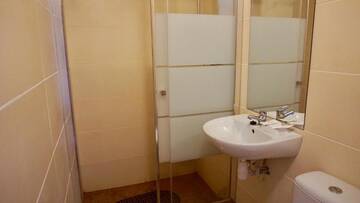 Фото номера Двухместный номер с 1 кроватью или 2 отдельными кроватями Отель Отель Жуляны Сити г. Киев 11