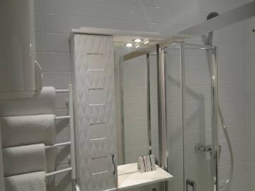 Фото номера Улучшенный двухместный номер с 1 кроватью Мини-отель Mini ELEGANT г. Киев 11