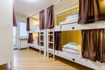 Фото номера Кровать в общем 6-местном номере Хостелы Sun City Hostel 3 г. Киев 4