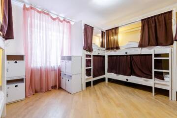 Фото номера Кровать в общем 8-местном номере для мужчин и женщин Хостелы Sun City Hostel 3 г. Киев 3