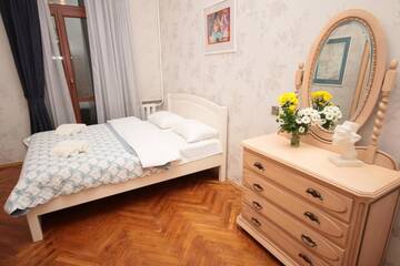 Фото номера Апартаменты с 2 спальнями, Пушкинская 33 Апартаменты Inn Home Apartments - Kreshchatyk area г. Киев 4