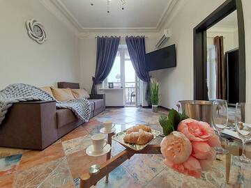 Фото номера Апартаменты с 2 спальнями - улица Софиевская, 1 Апартаменты Inn Home Apartments - Kreshchatyk area г. Киев 6