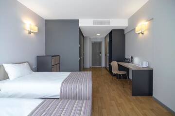 Фото номера Двухместный номер с 2 отдельными кроватями Отель Favor Sport Hotel г. Киев 13