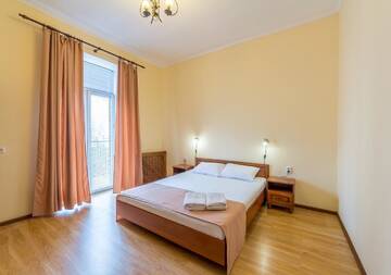 Фото номера Апартаменты с 2 спальнями — ул. Шота Руставели, 24 Апартаменты Apartments in the CENTER on Shota Rustaveli г. Киев 9