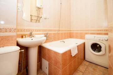 Фото номера Апартаменты с 1 спальней — ул. Шота Руставели, 31Б Апартаменты Apartments in the CENTER on Shota Rustaveli г. Киев 9