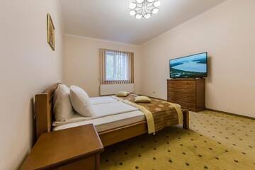 Фото номера Семейный номер с душем Мини-отель Bortnichi Village г. Киев 2