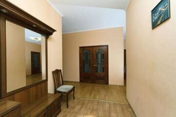 Фото номера Апартаменты с 3 спальнями Апартаменты Apartments near the Olympic Stadium г. Киев 101