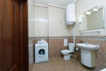 Фото номера Апартаменты с 3 спальнями Апартаменты Apartments near the Olympic Stadium г. Киев 115