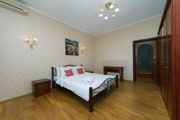 Фото номера Апартаменты с 3 спальнями Апартаменты Apartments near the Olympic Stadium г. Киев 14