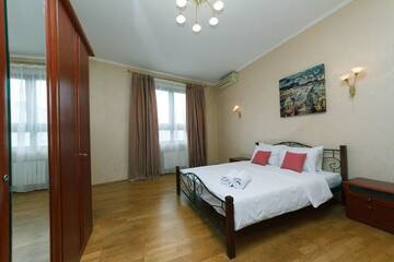 Фото номера Апартаменты с 3 спальнями Апартаменты Apartments near the Olympic Stadium г. Киев 22
