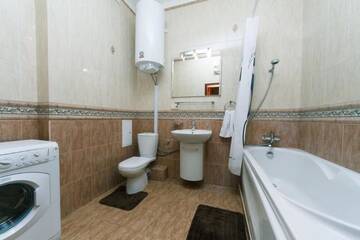 Фото номера Апартаменты с 3 спальнями Апартаменты Apartments near the Olympic Stadium г. Киев 63