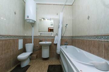 Фото номера Апартаменты с 3 спальнями Апартаменты Apartments near the Olympic Stadium г. Киев 39