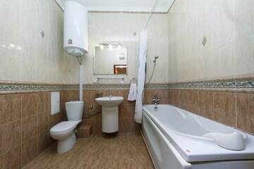 Фото номера Апартаменты с 3 спальнями Апартаменты Apartments near the Olympic Stadium г. Киев 37