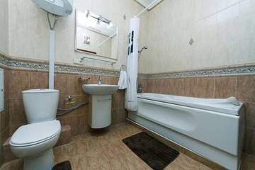 Фото номера Апартаменты с 3 спальнями Апартаменты Apartments near the Olympic Stadium г. Киев 94