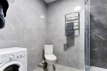 Фото номера Апартаменты Апартаменты VIP studio in the center, Ohmatdet, KPI г. Киев 12