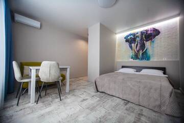 Фото номера Улучшенные апартаменты с видом на озеро Апартаменты Solo Apartment Kamenskaya г. Киев 11