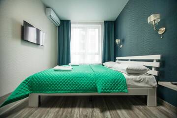 Фото номера Улучшенный номер-студио Апартаменты Solo Apartment Kamenskaya г. Киев 6