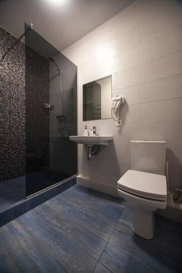 Фото номера Номер-студио с кроватью размера &quot;king-size&quot; Апартаменты Solo Apartment Kamenskaya г. Киев 5