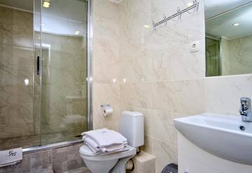 Фото номера Апартаменты с 2 спальнями Отель Grand Apartments г. Киев 9
