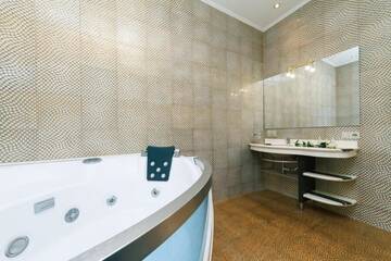 Фото номера Апартаменты Апартаменты Panoramic luxury apartments with Jacuzzi Obolonskaya embankment г. Киев 75