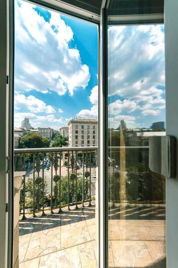 Фото номера Апартаменты с 2 спальнями Апартаменты Apartment on Kreshchatik г. Киев 4