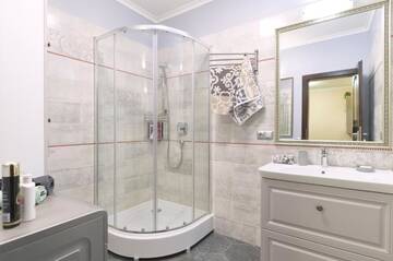 Фото номера Апартаменты Апартаменты 1BR apartment in the old city center (Kyïv) г. Киев 76