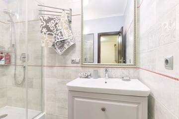 Фото номера Апартаменты Апартаменты 1BR apartment in the old city center (Kyïv) г. Киев 74