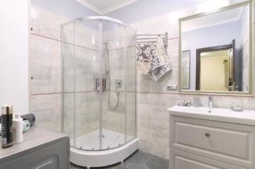 Фото номера Апартаменты Апартаменты 1BR apartment in the old city center (Kyïv) г. Киев 24