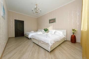 Фото номера Апартаменты с 3 спальнями Апартаменты Spacious Apartments with 3 bedrooms Obolon Metro Minsk г. Киев 25