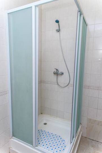 Фото номера Кровать в общем номере для мужчин Хостелы BOTANIC GLOBUS HOSTEL г. Киев 3