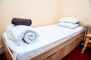 Фото номера Бюджетный одноместный номер Хостелы Uneed Compass г. Киев 4