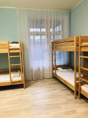 Фото номера Спальное место на двухъярусной кровати в общем номере для мужчин и женщин Хостелы Uneed Compass г. Киев 3