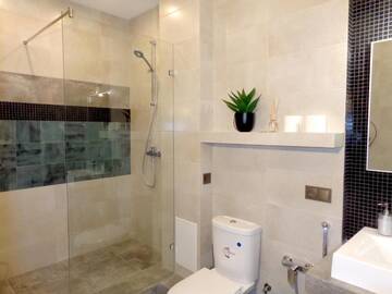 Фото номера Апартаменты Апартаменты VIP 2-bedroom Studio on Luteranska 3 г. Киев 43