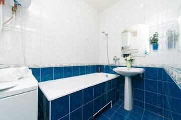 Фото номера Апартаменты Апартаменты 2 bedroom apartment. metro Minska Dream Town г. Киев 10