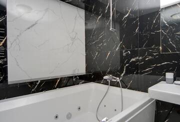 Фото номера Апартаменты-студио с гидромассажной ванной Отель Arena Summit Apart Hotel г. Киев 17
