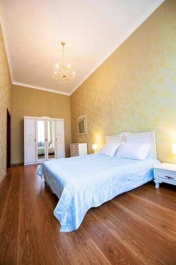 Фото номера Апартаменты с 1 спальней Апартаменты Apartment in Most Historic Upscale Neighborhood г. Киев 9
