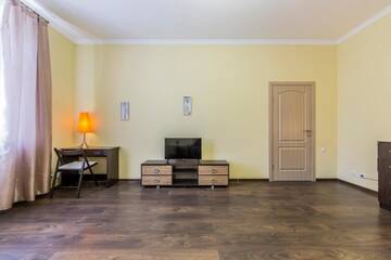 Фото номера Апартаменты с 1 спальней Апартаменты Cozy 2-room apartment near Khreschatyk and Golden Gate г. Киев 12