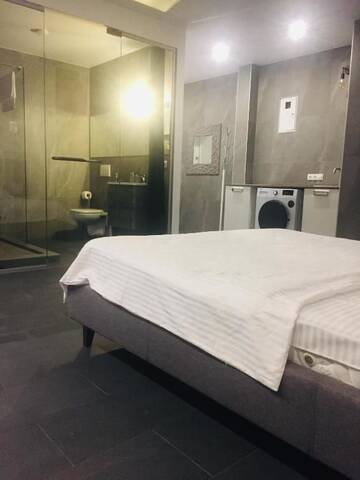Фото номера Номер-студио с кроватью размера &quot;king-size&quot; и диван-кроватью Апартаменты Эксклюзивная квартира на Крещатике г. Киев 82