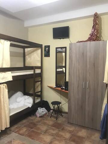 Фото номера Кровать в общем 8-местном номере для мужчин и женщин Хостелы Hostel ArArAt-PODOL г. Киев 2