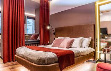 Фото номера Двухместный номер Делюкс с 1 кроватью и балконом Апартаменты Luxury Upscale Apartments On Maydan г. Киев 8
