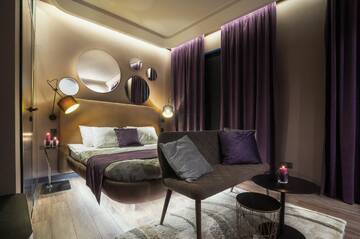Фото номера Номер-студио Делюкс Апартаменты Luxury Upscale Apartments On Maydan г. Киев 4