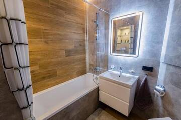 Фото номера Апартаменты с 1 спальней Апартаменты Modern VIP Smart. г. Киев 60