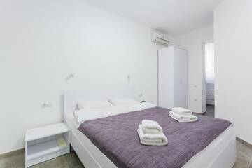Фото номера Двухместный номер с 1 кроватью Отель SkyHome na Nauky г. Киев 3