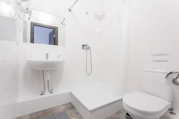 Фото номера Двухместный номер с 1 кроватью Отель SkyHome na Nauky г. Киев 5