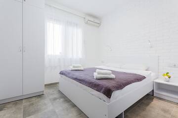 Фото номера Двухместный номер с 1 кроватью Отель SkyHome na Nauky г. Киев 2